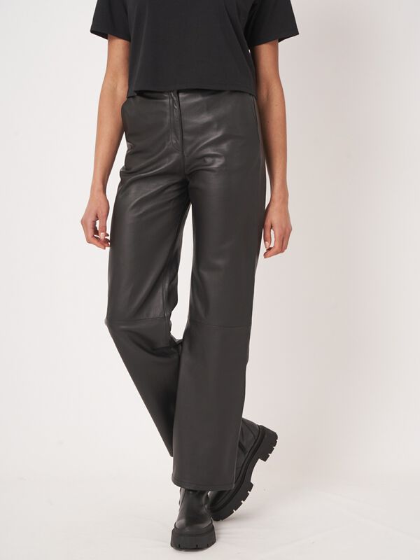 Leren damesbroek met straight leg en moderne look image number 5