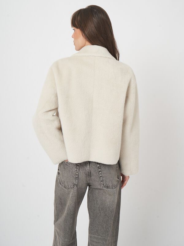 Kurze Faux-Fur-Jacke - weich & stilvoll image number 6