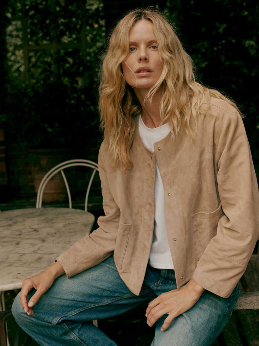 Women&rsquo;s suede goat leather jacket with round collar image number 0