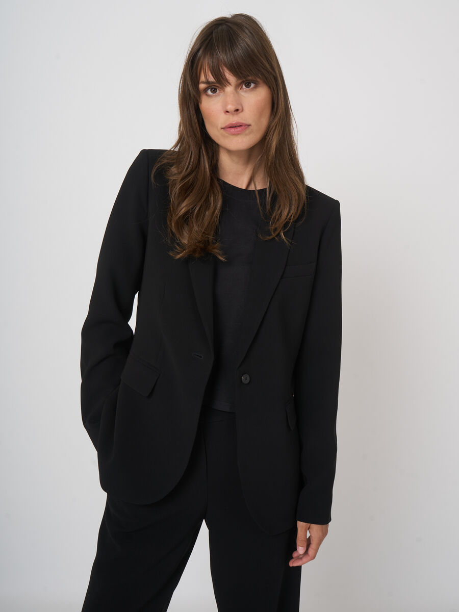 Women&rsquo;s wrinkle-resistant soalon tailored blazer image number 1