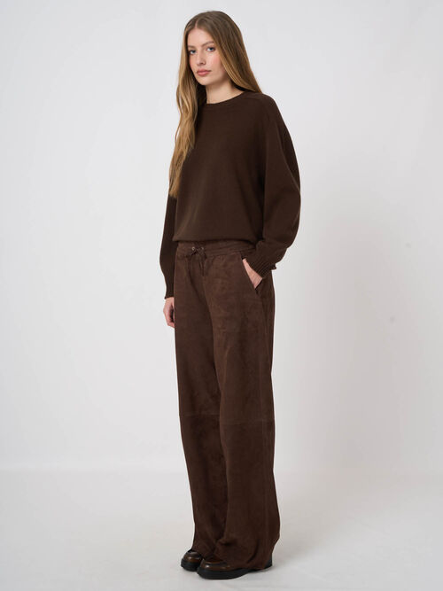 Pantalon droit en daim de ch&egrave;vre