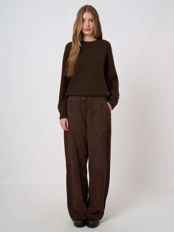 Pantalon droit en daim de ch&egrave;vre image number 3