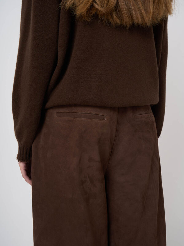 Pantalon droit en daim de ch&egrave;vre image number 4