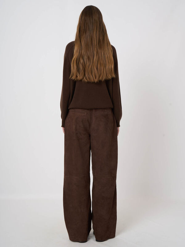 Pantalon droit en daim de ch&egrave;vre image number 5