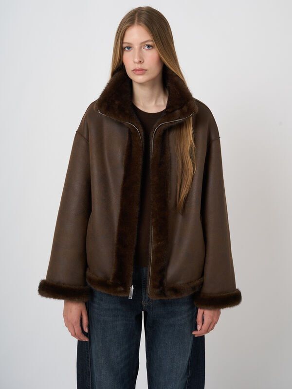Veste r&eacute;versible en vison synth&eacute;tique image number 2