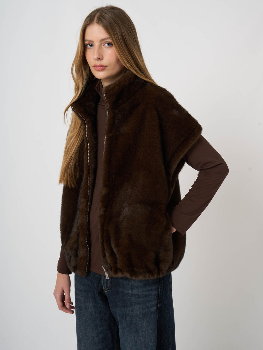 Wendbare Faux-Mink-Weste mit Stehkragen image number 4