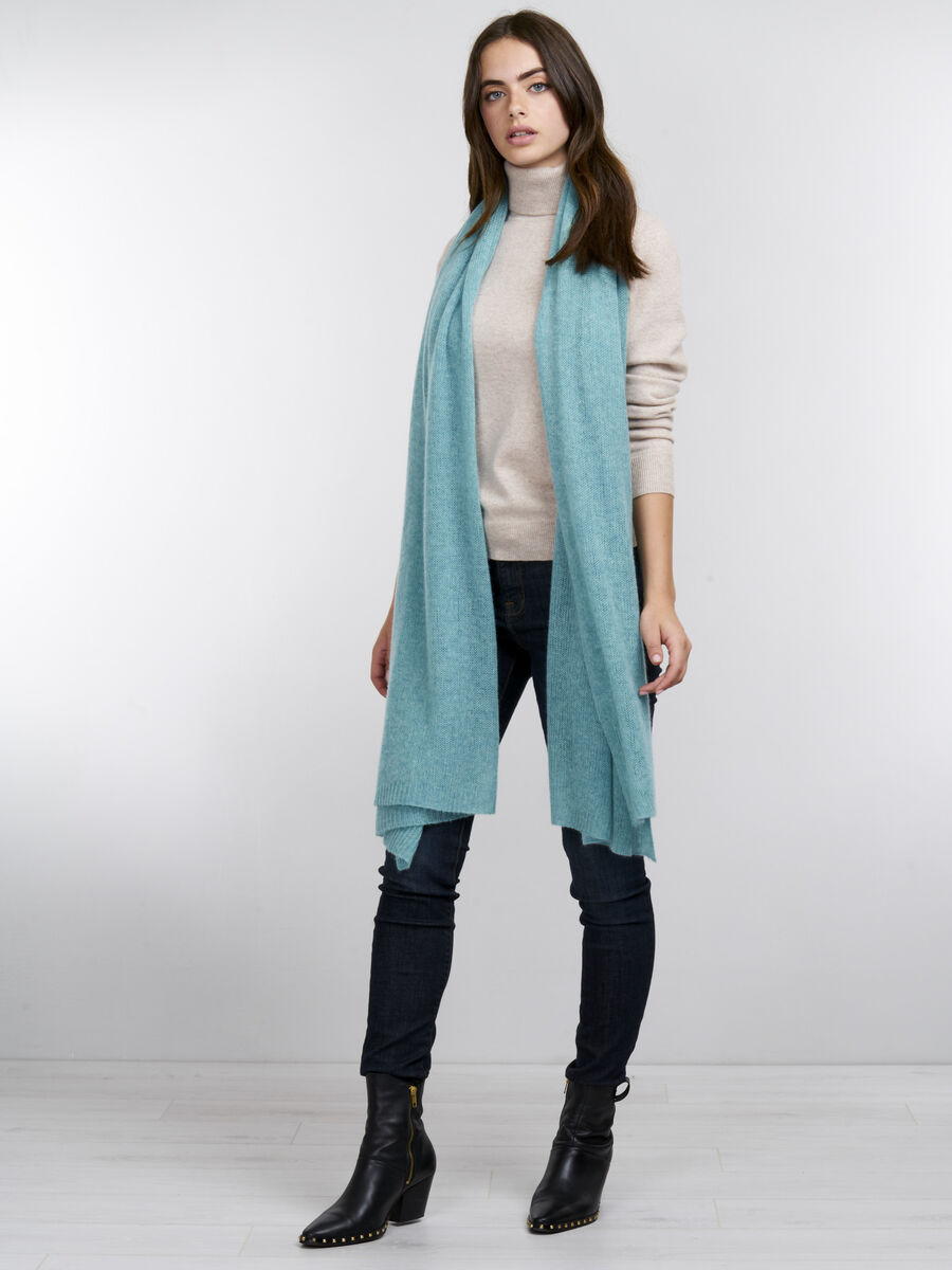 Oversized cashmere scarf image number 2