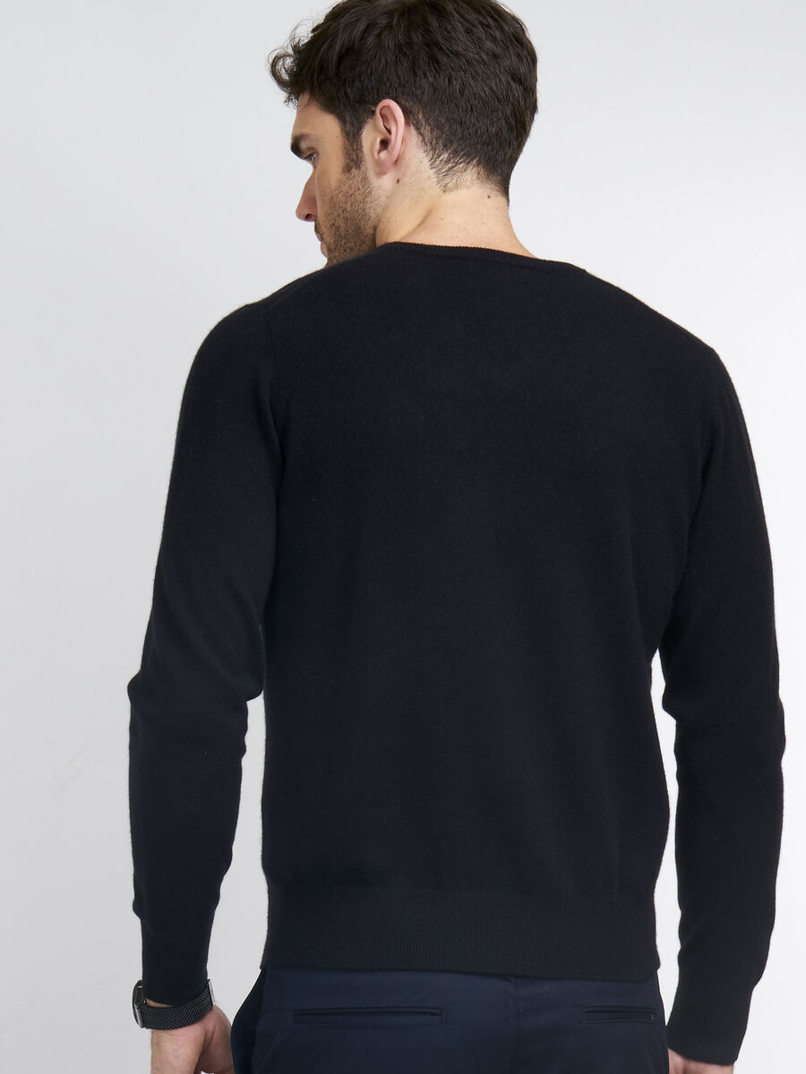 Men's Men's cashmere V-neck sweater | REPEAT cashmere