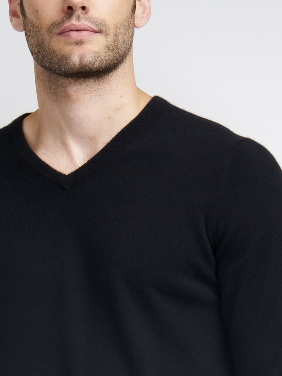 Pull col V en cachemire image number 2