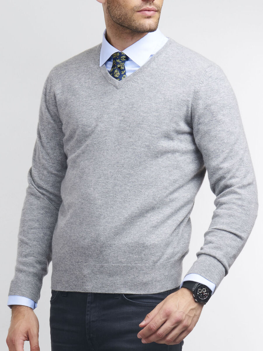 Gewoon doen Verwoesting Plaats Men's Men's cashmere V-neck sweater | REPEAT cashmere