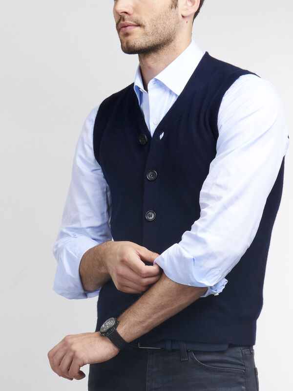 Mouwloos heren-vest met knopen image number 2