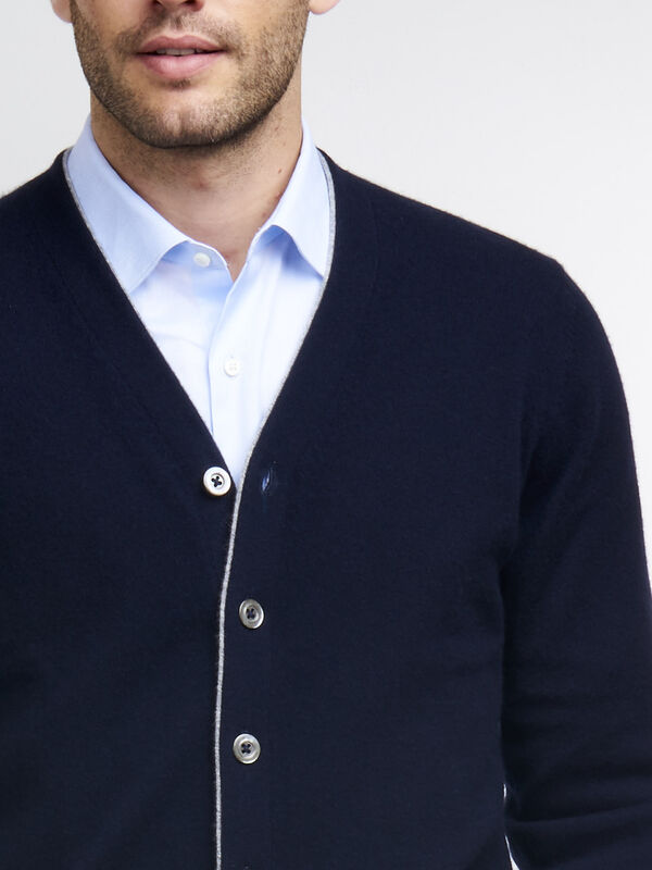 Herren-Strickjacke mit V-Ausschnitt aus Kaschmir image number 2