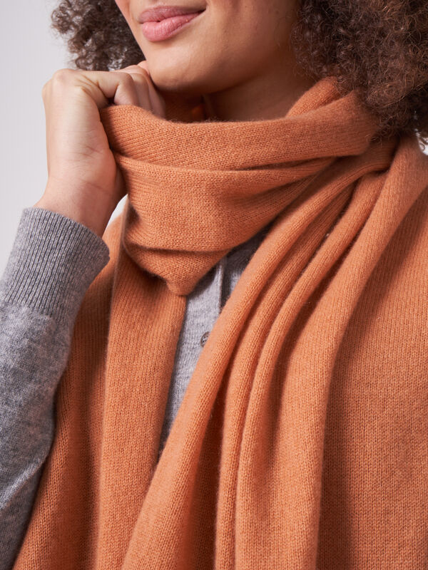 Organic cashmere scarf image number 2