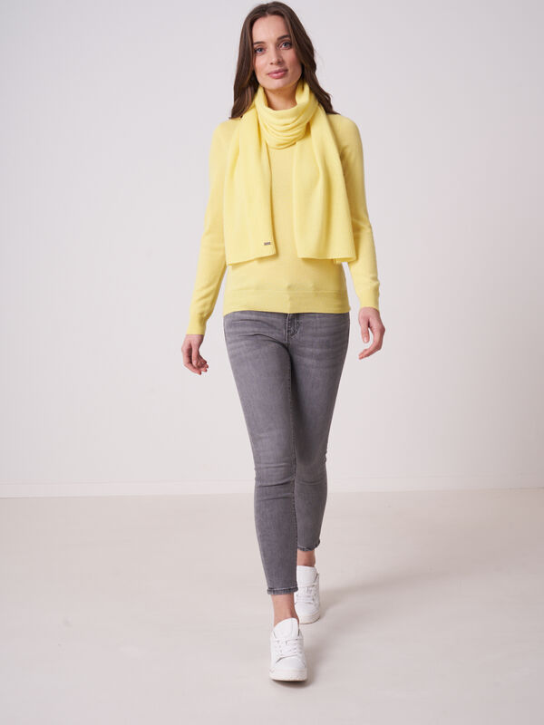 Organic cashmere scarf image number 3