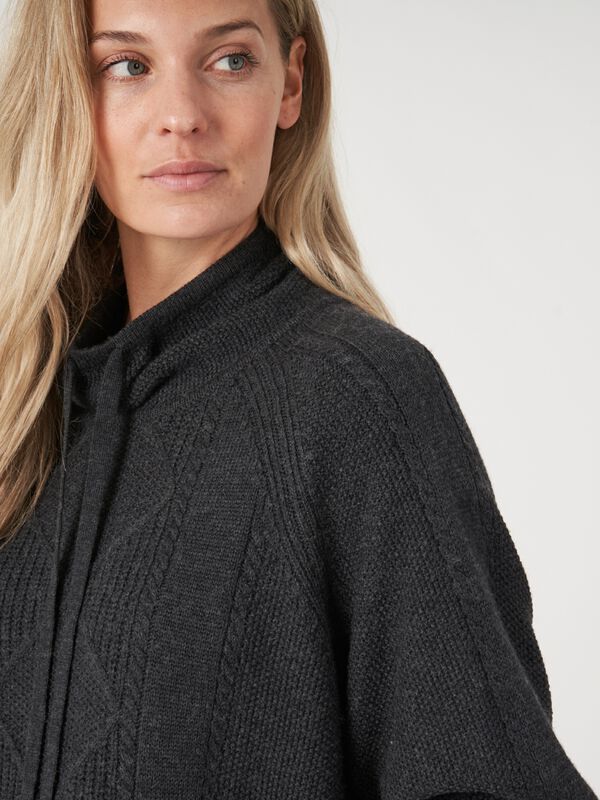 Merino wool sweater with drawstrings image number 4