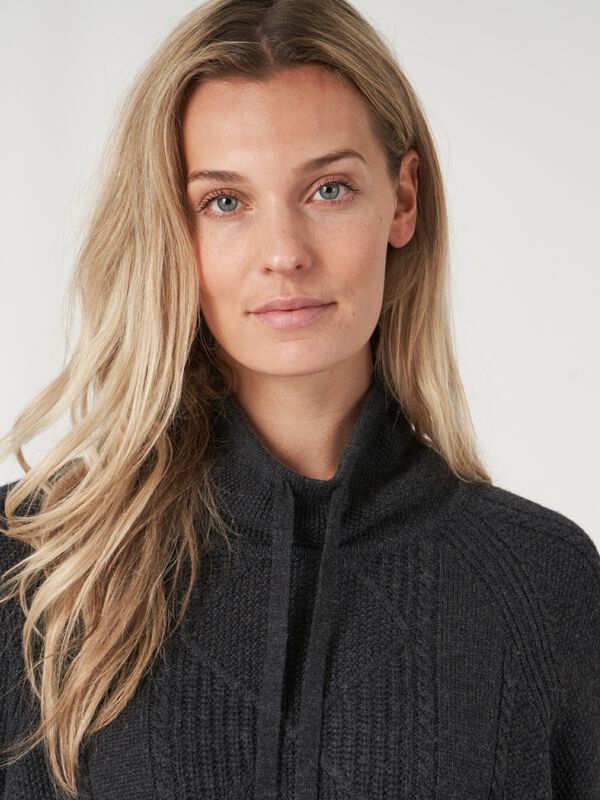 Merino wool sweater with drawstrings image number 5