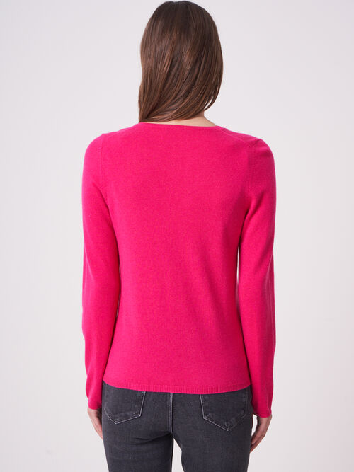 Basic Feinstrick-Pullover aus organischem Kaschmir mit V-Ausschnitt