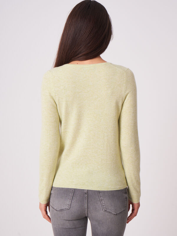 Basic fine knit organic cashmere V-neck sweater image number 1
