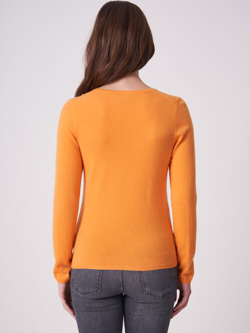 Basic Feinstrick-Pullover aus organischem Kaschmir mit V-Ausschnitt