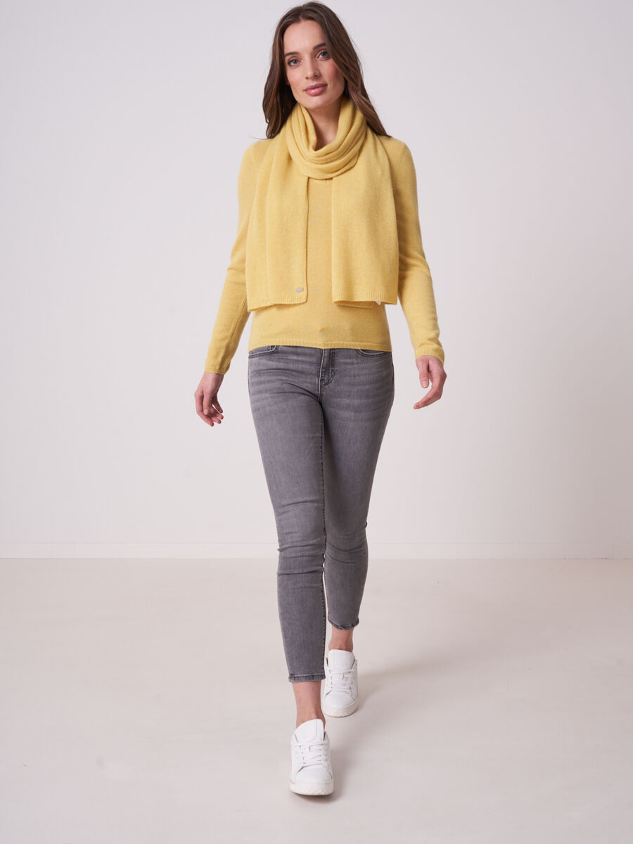 Basic Feinstrick-Pullover aus organischem Kaschmir mit V-Ausschnitt image number 3