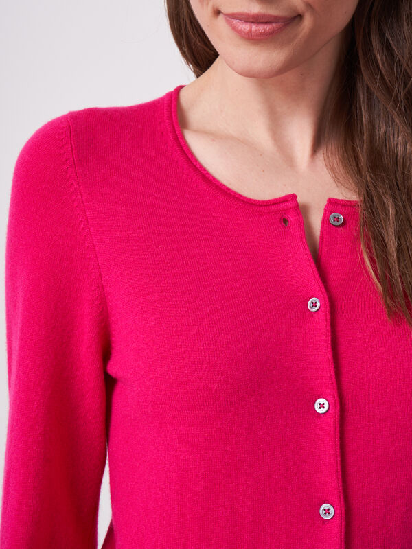 Cardigan à col rond en cachemire organique image number 2