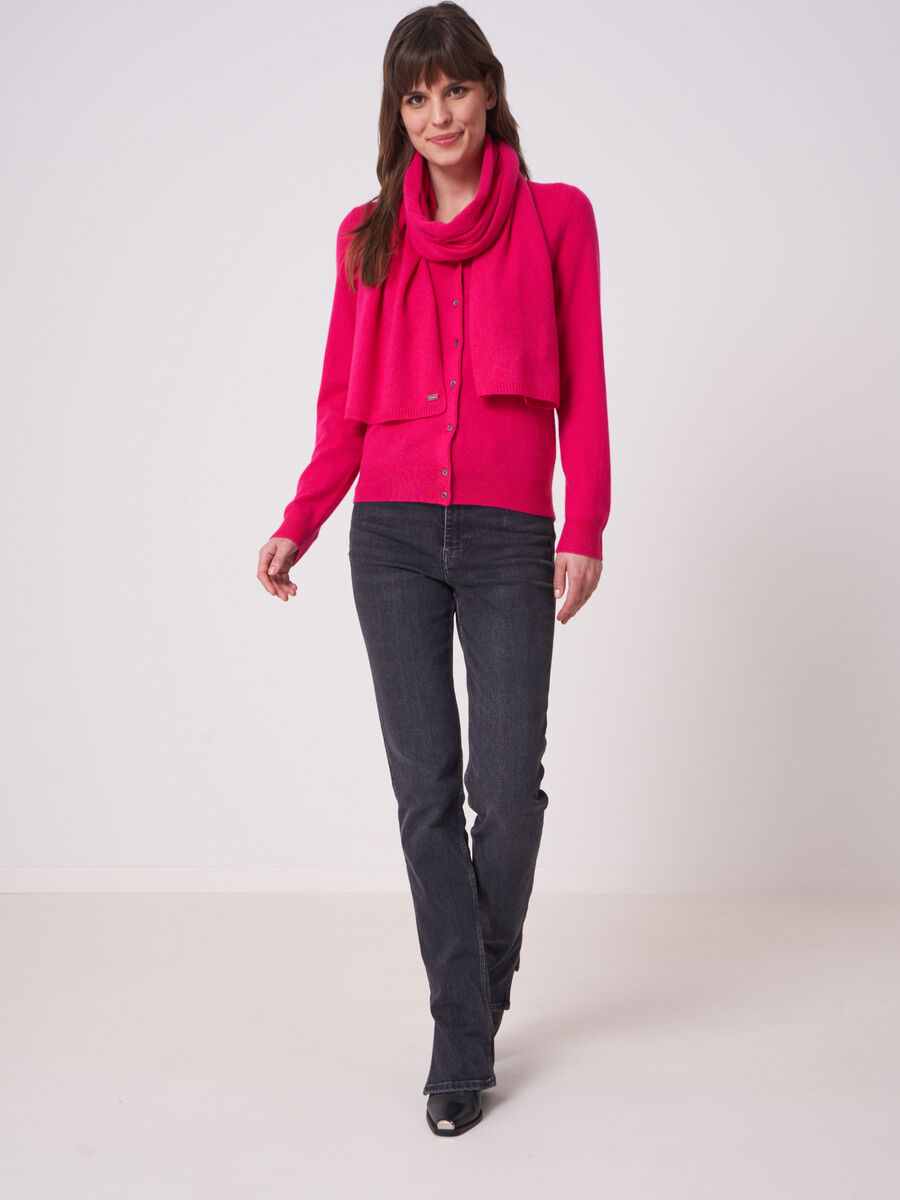 Basic fijngebreid vest met ronde hals van biologisch cashmere image number 3