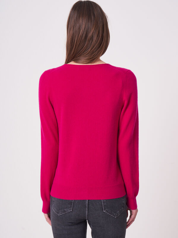 Basic Strickjacke mit Rundhalsausschnitt aus organischem Kaschmir image number 1