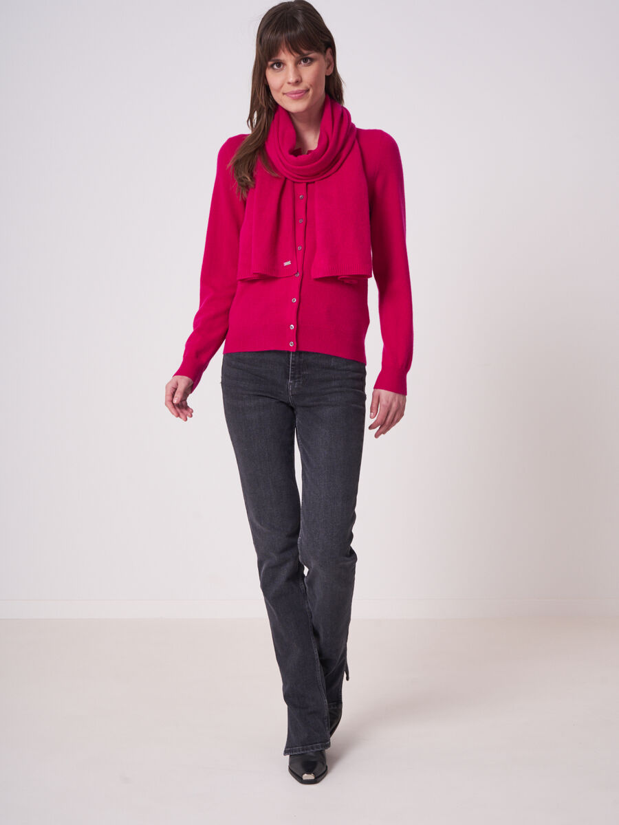 Basic fijngebreid vest met ronde hals van biologisch cashmere image number 3