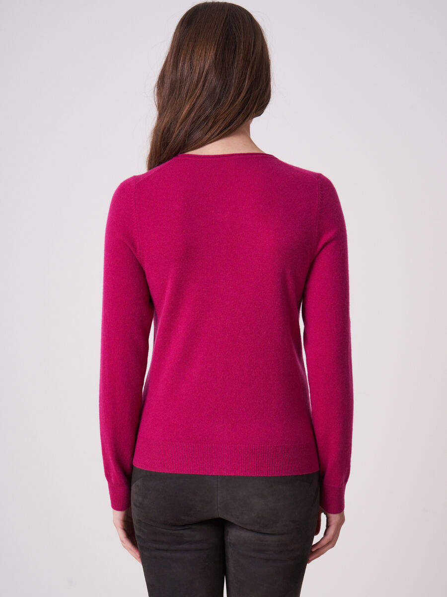 Basic fijngebreid vest met ronde hals van biologisch cashmere image number 1