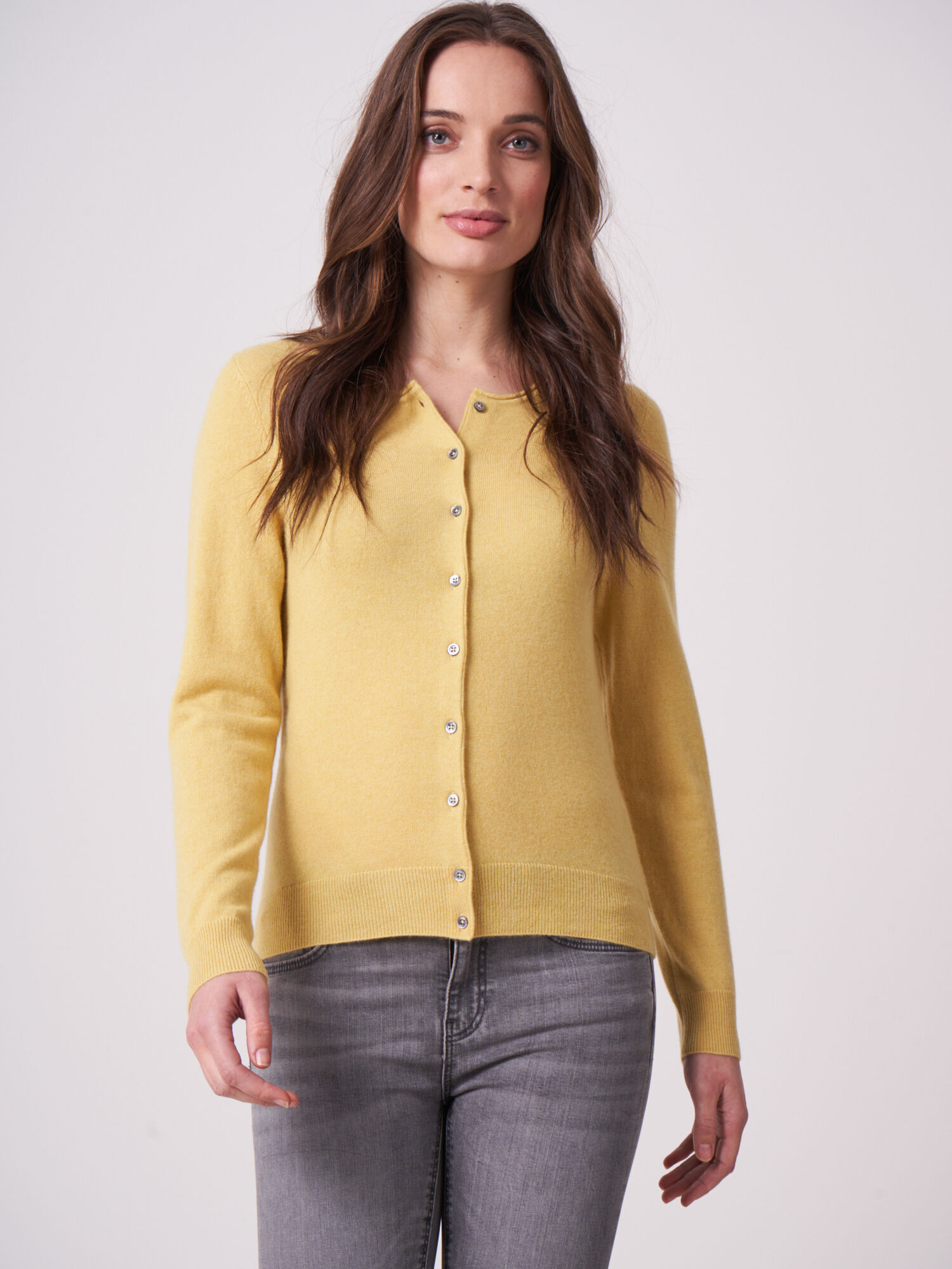 Basic fijngebreid vest met ronde hals van biologisch cashmere