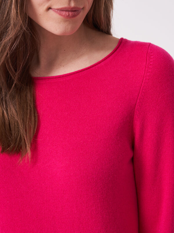 Basic fine knit organic cashmere boat neck sweater image number 2