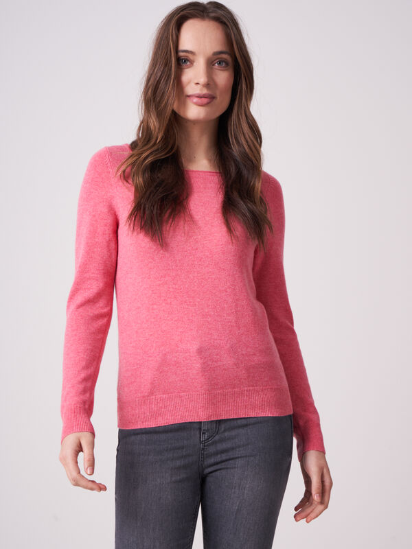 Basic fijngebreide boothals trui van biologisch cashmere image number 0