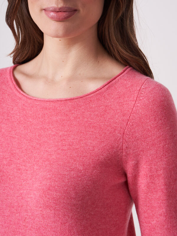 Basic fijngebreide boothals trui van biologisch cashmere image number 2