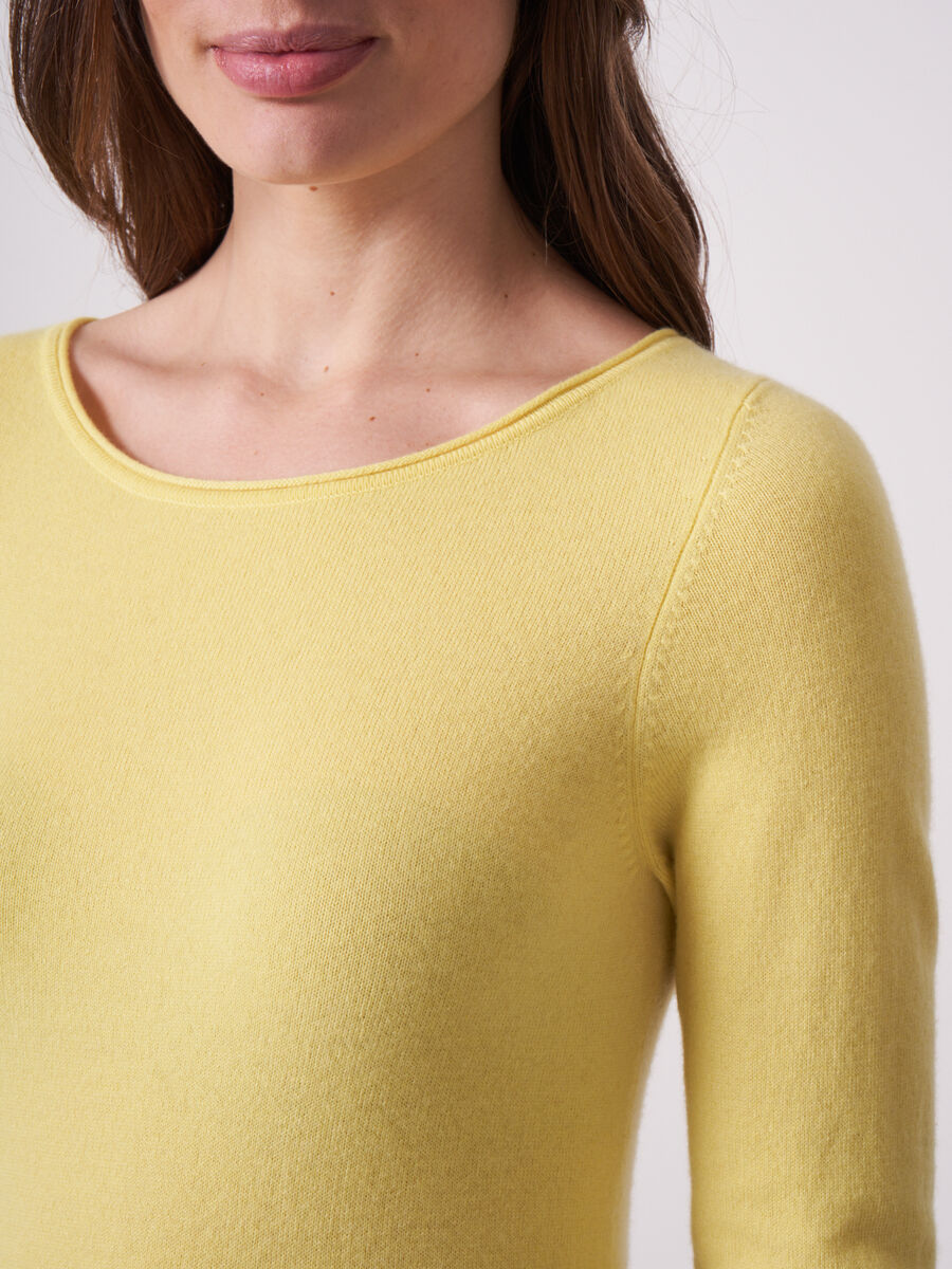 Basic fijngebreide boothals trui van biologisch cashmere image number 2