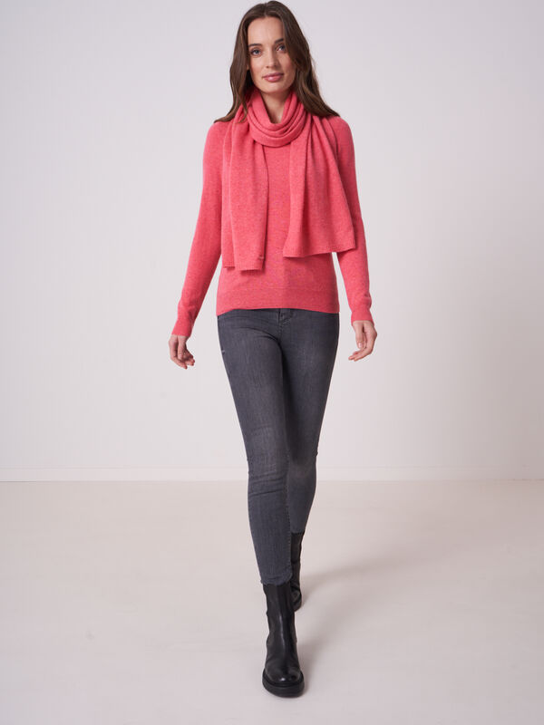 Basic Pullover mit U-Boot-Ausschnitt aus organischem Kaschmir image number 3