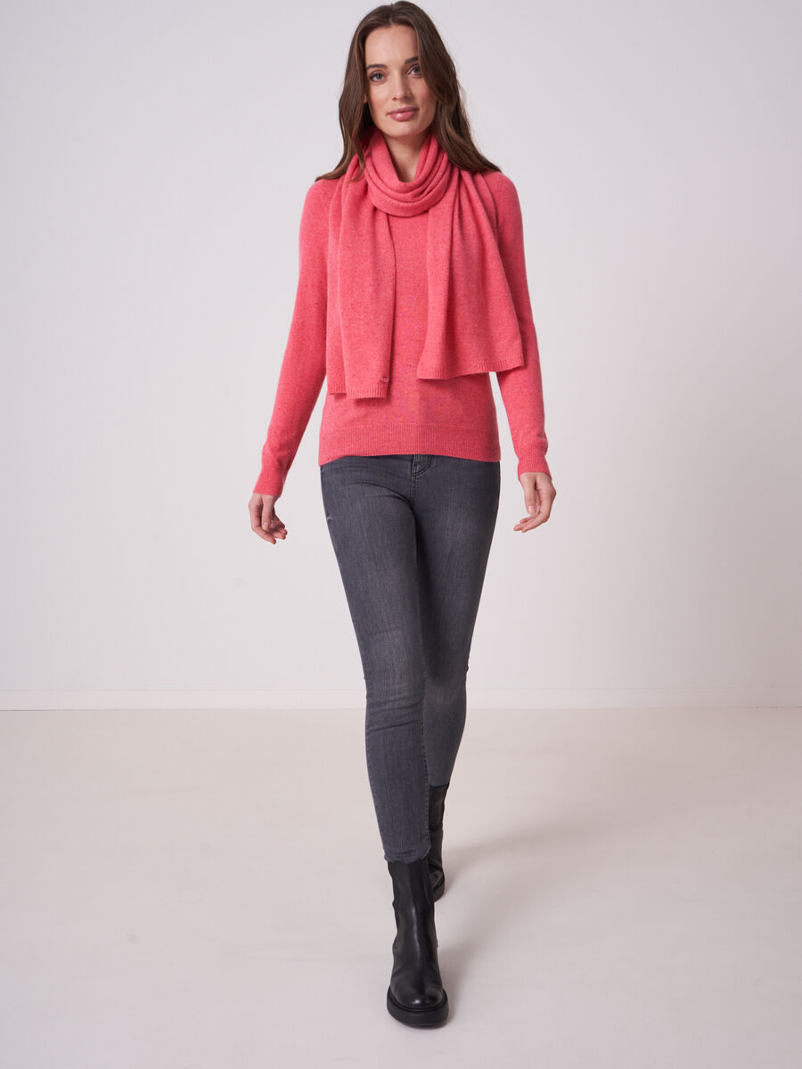 Basic fine knit organic cashmere boat neck sweater image number 3