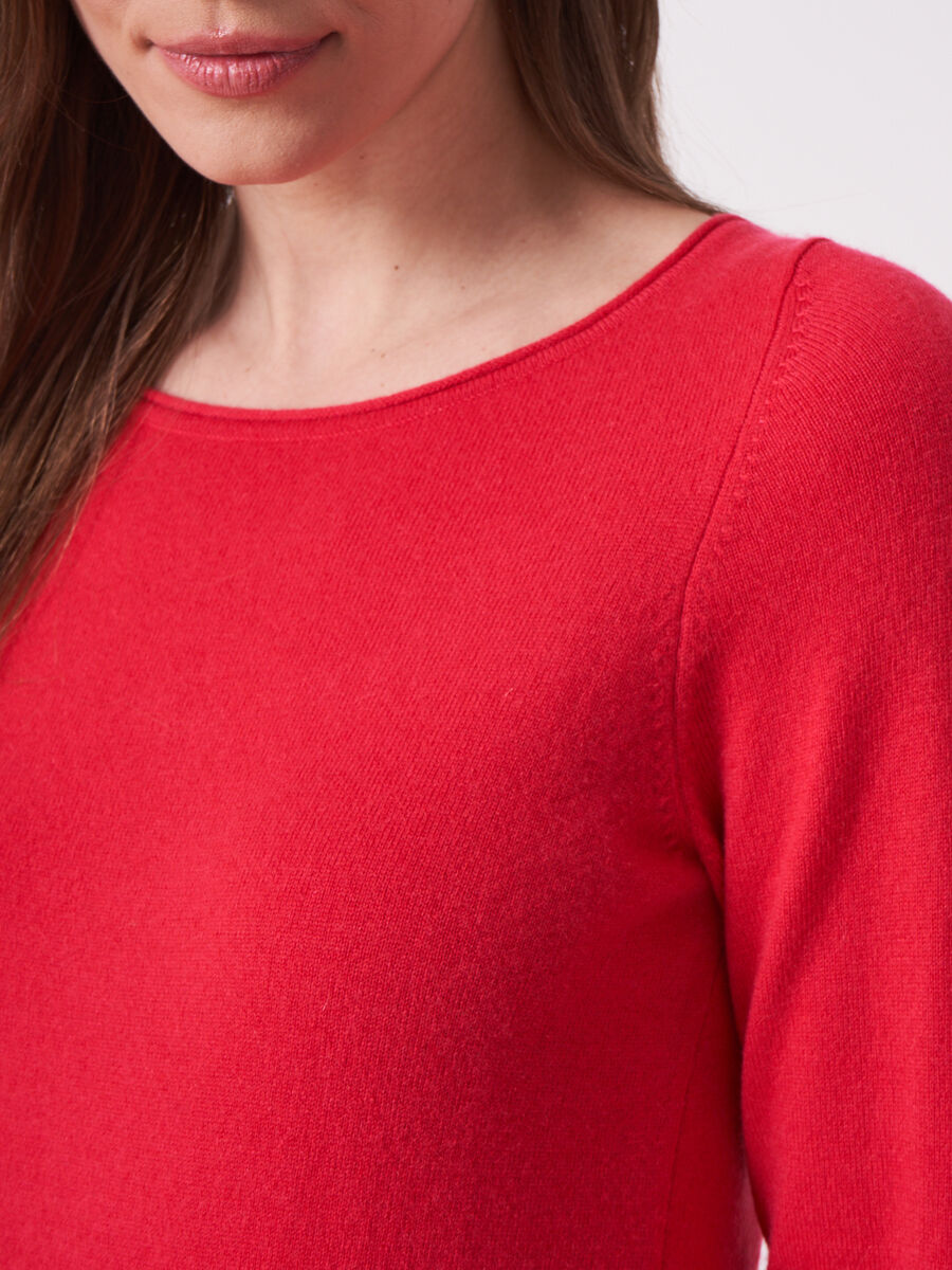 Basic fine knit organic cashmere boat neck sweater image number 2