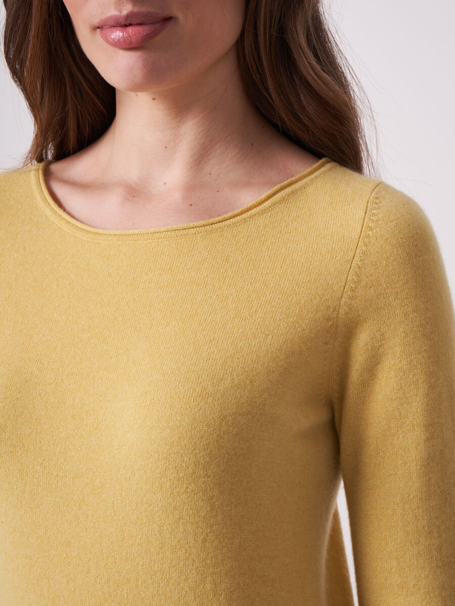 Basic Pullover mit U-Boot-Ausschnitt aus organischem Kaschmir image number 2