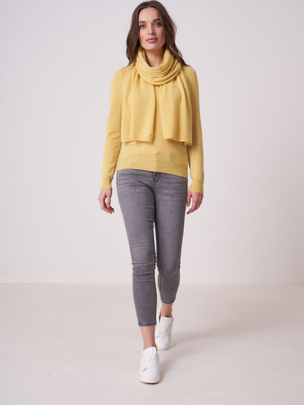 Basic Pullover mit U-Boot-Ausschnitt aus organischem Kaschmir image number 3