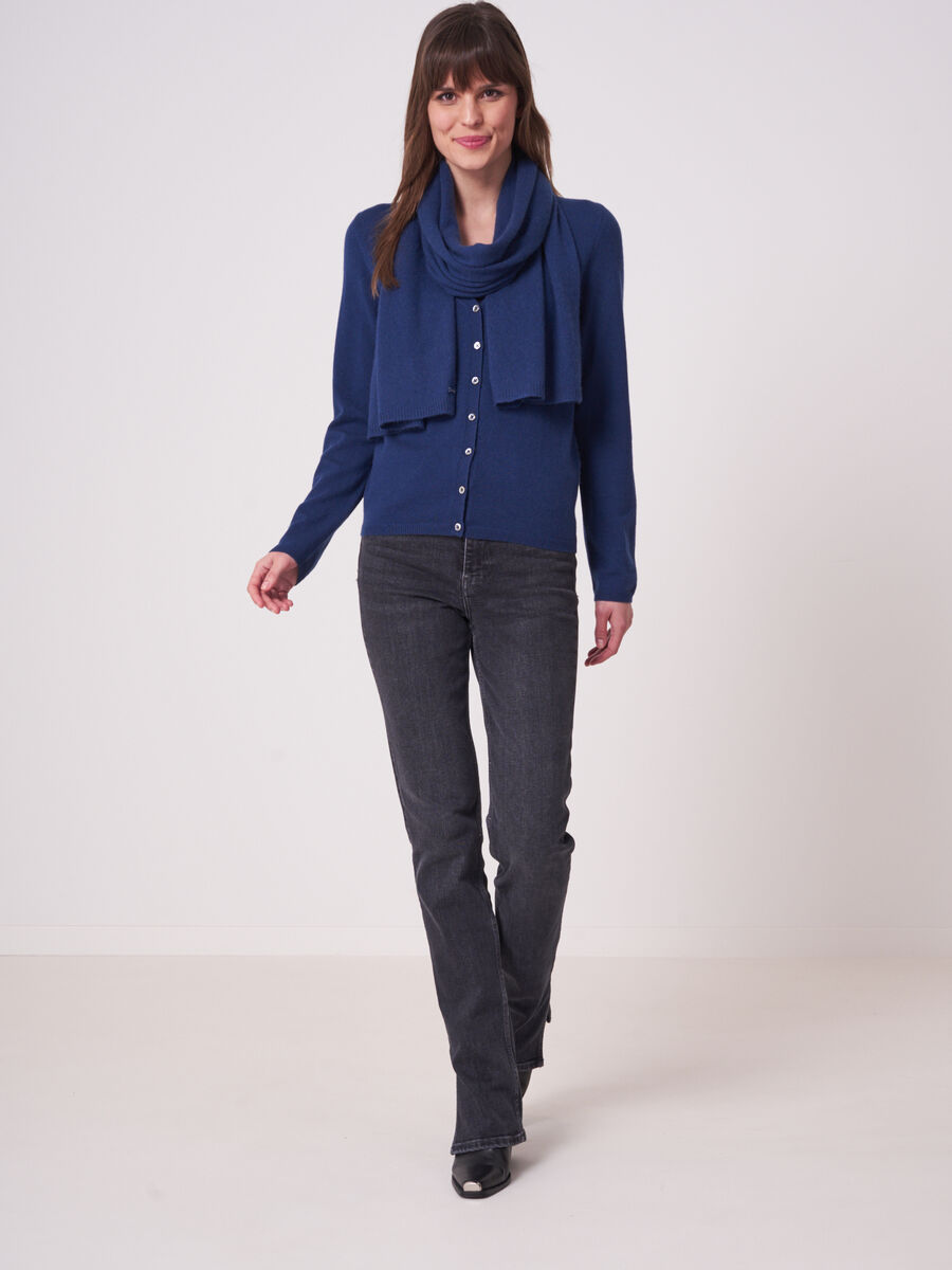 Cardigan à col V en cachemire organique image number 3