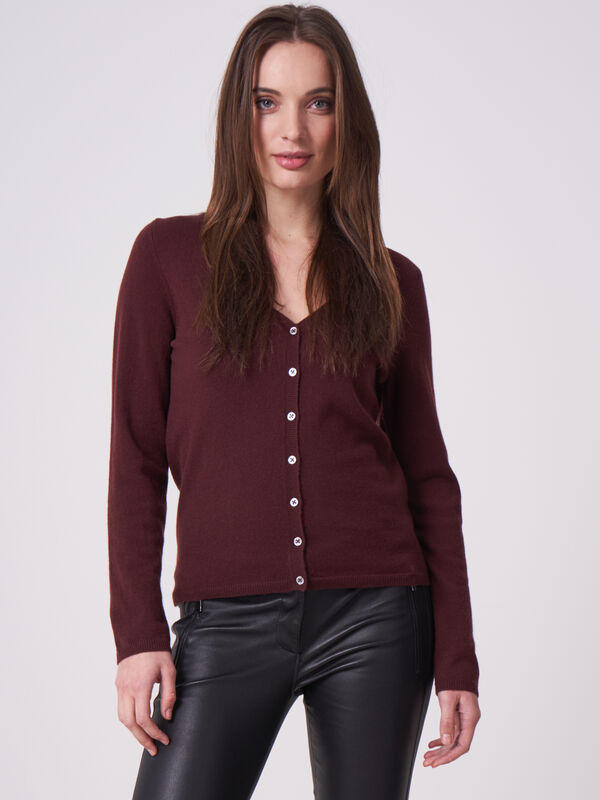 Basic fine knit organic cashmere V-neck cardigan image number 0