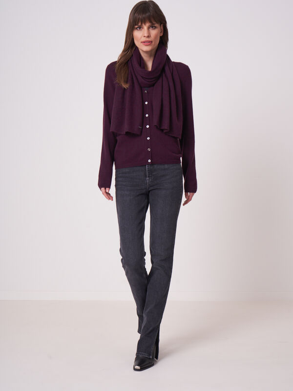 Basic fine knit organic cashmere V-neck cardigan image number 3