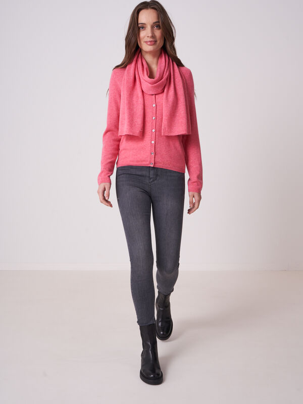 Basic fine knit organic cashmere V-neck cardigan image number 3