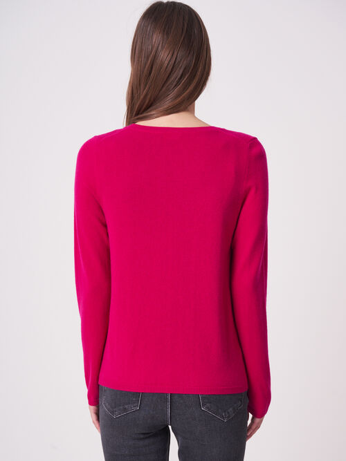 Basic Strickjacke mit V-Ausschnitt aus organischem Kaschmir