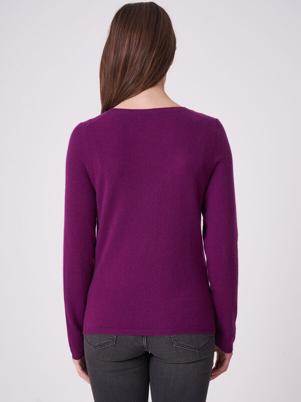 Basic fine knit organic cashmere V-neck cardigan image number 1