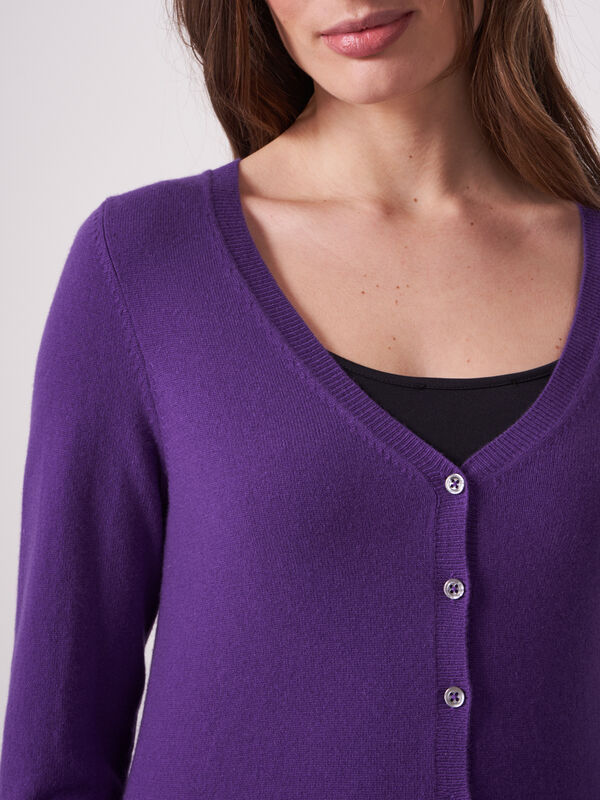 Cardigan à col V en cachemire organique image number 2