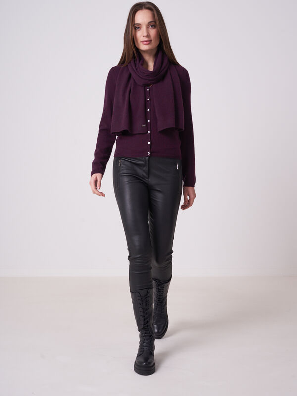 Basic fijngebreid vest met V-hals van biologisch cashmere image number 3