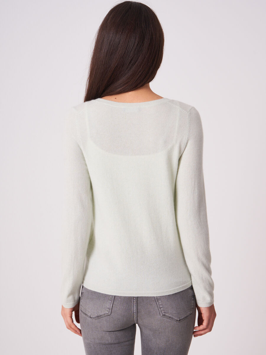 Cardigan à col V en cachemire organique image number 1