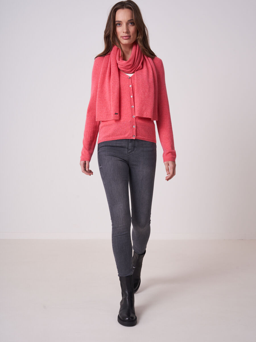 Basic fine knit organic cashmere V-neck cardigan image number 3