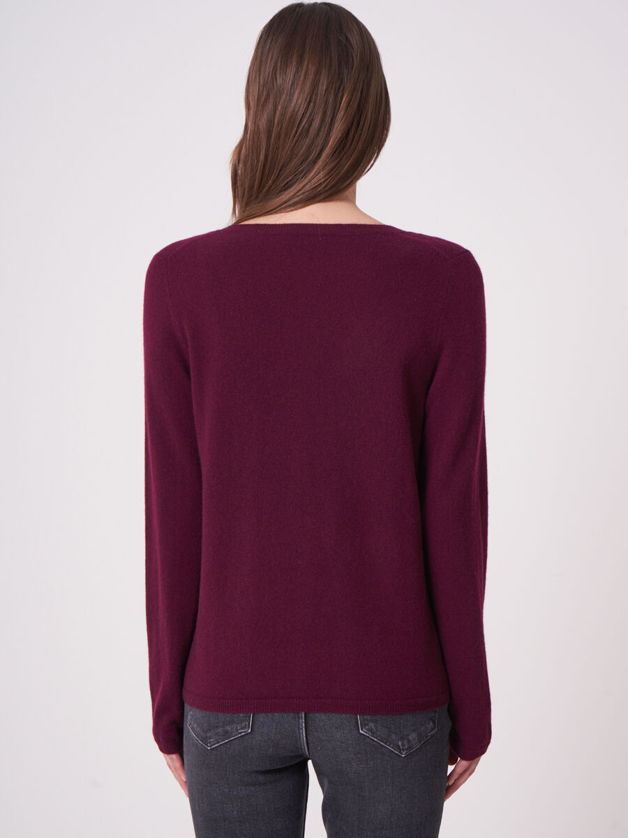 Basic fine knit organic cashmere V-neck cardigan image number 1